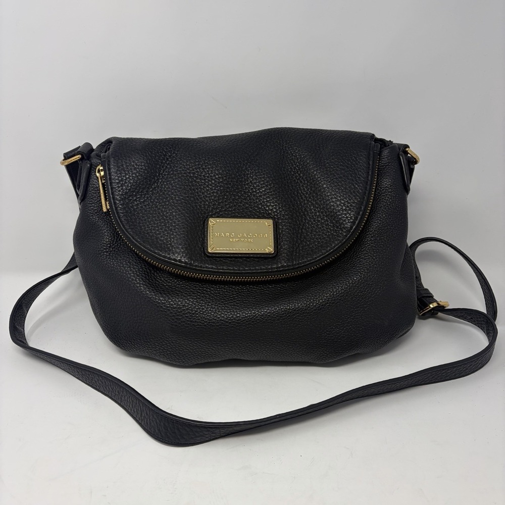 Marc Jacobs Classic Q Natasha Black‎ Pebbled Leather Crossbody M0011310
